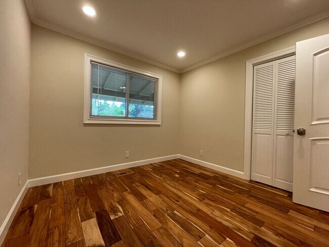 Building Photo - SUNNYVALE - Sunnyvale Updated 4-Bed, 2-Bat...