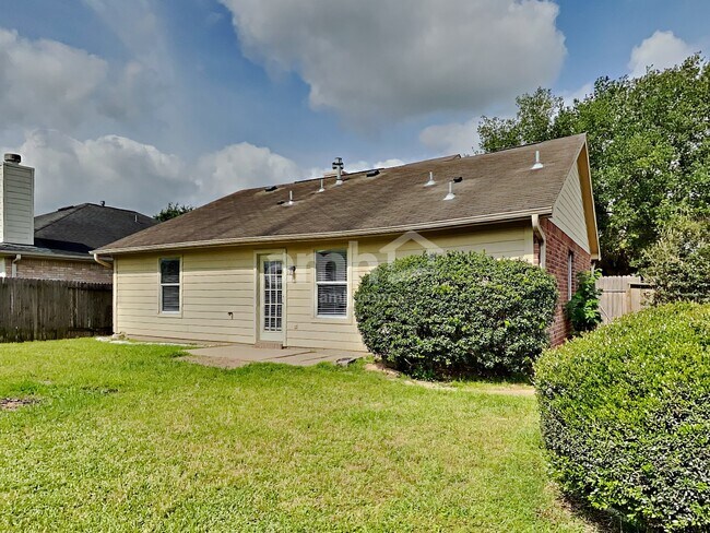 Building Photo - 6018 Hendricks Pass Dr