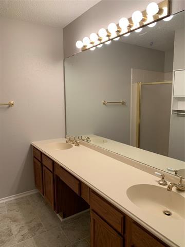 Building Photo - 2211 Forestbrook Dr