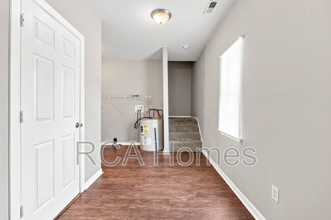 Building Photo - 2414 English Ave