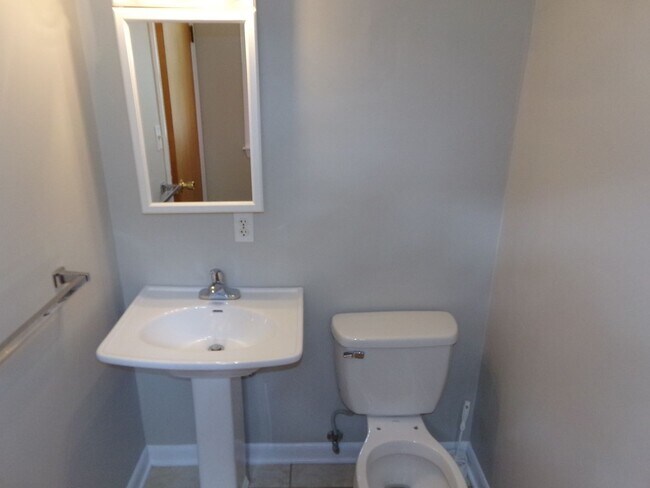Building Photo - Charming Home in Havelock