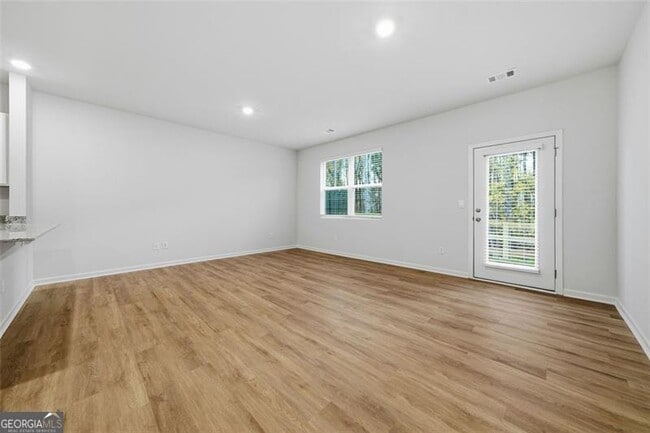 Building Photo - 5961 Skylar Dr