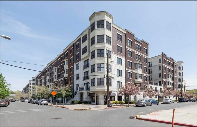 Building Photo - 1200 Grand St