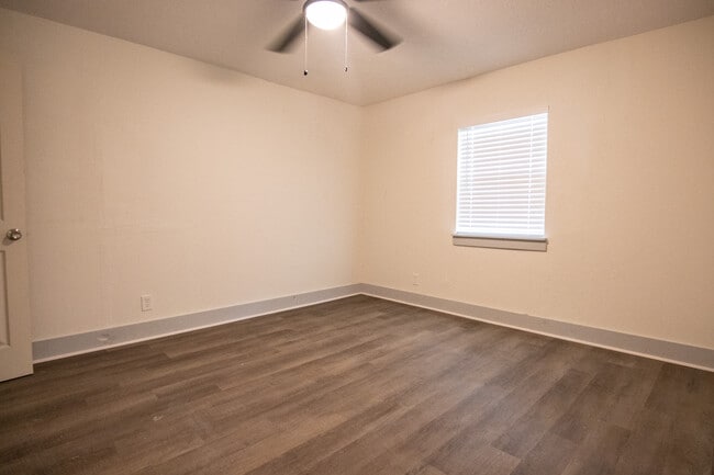 Building Photo - 5390 Margo Ln