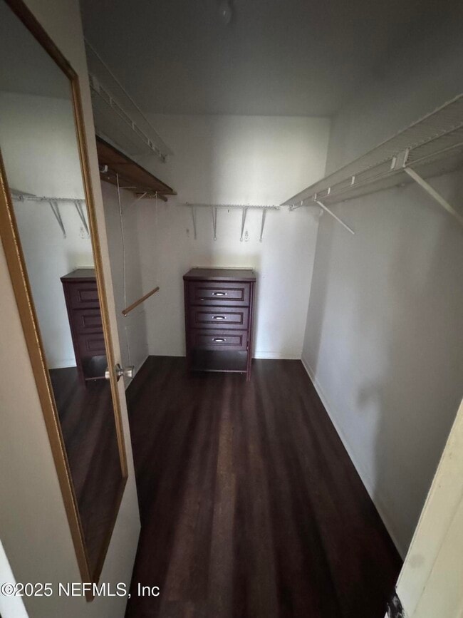 Building Photo - 283 Almansa Rd