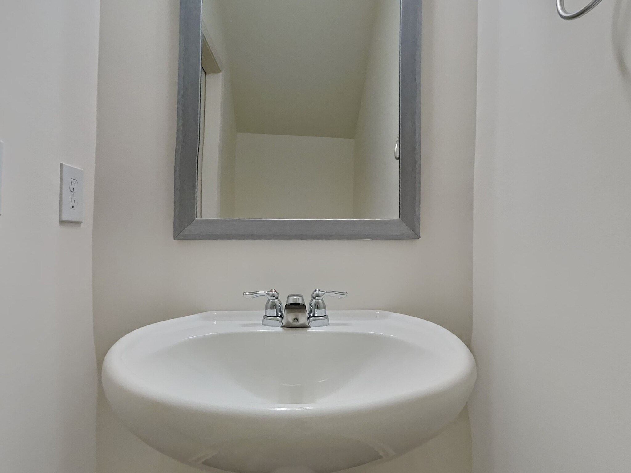 Building Photo - 126 Saginaw Ct