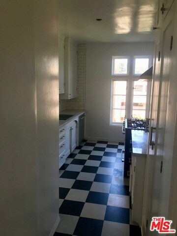 Building Photo - 1287 N Crescent Heights Blvd