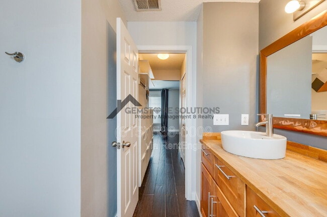 Building Photo - 2402 Nashboro Blvd