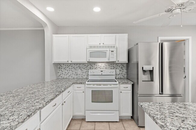 Building Photo - 2710 Stone Creek Ln