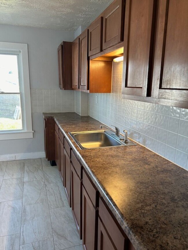 Building Photo - 1682-1684 Hearthstone Dr.