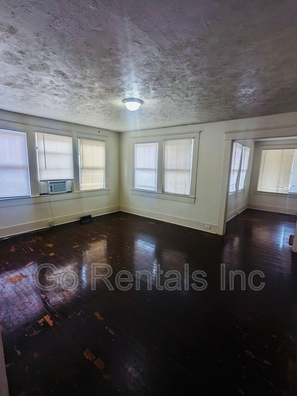 Building Photo - 816 Goldwire St SW