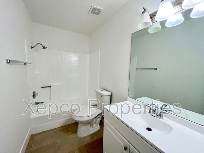 Building Photo - 32355 Cielo Vista Rd