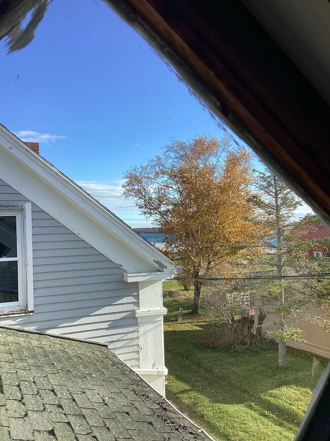 Building Photo - 48 Front St