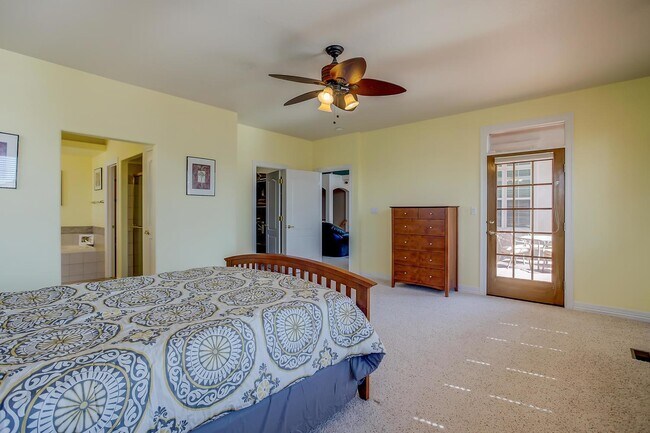 Building Photo - Beautiful Home in Gated Community