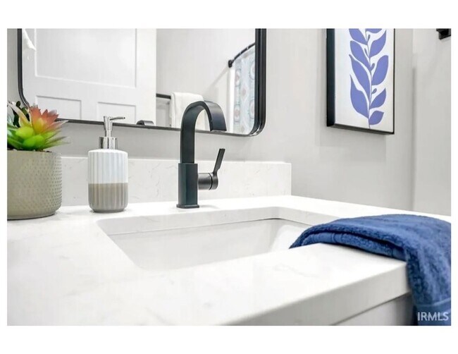 Building Photo - 111 S Jefferson St