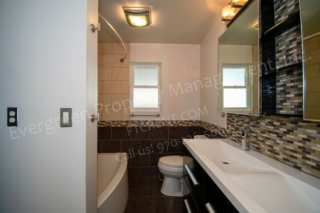 Building Photo - Beautifully Updated Home in Old Town!