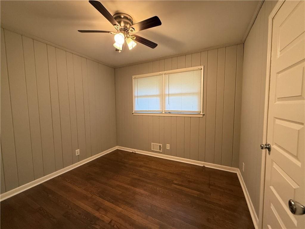 Building Photo - Room in House on Carolyn Dr SW