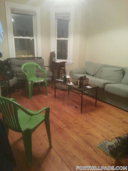 Building Photo - 160 Centre St