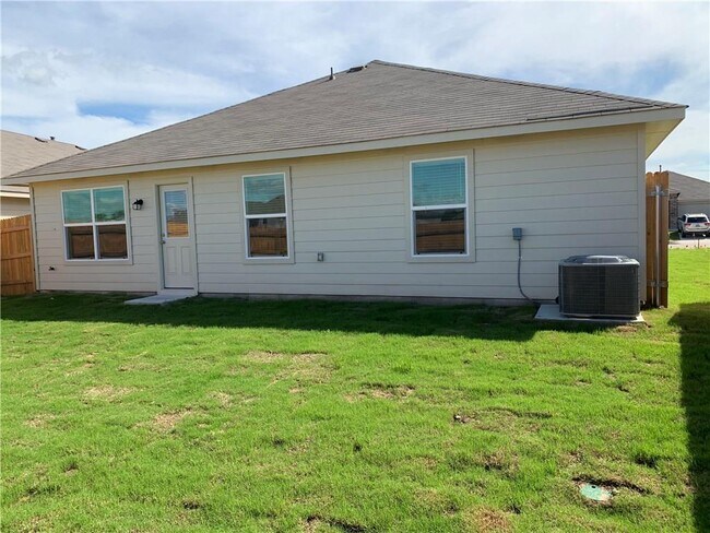 Building Photo - 14908 Ben Davis Dr