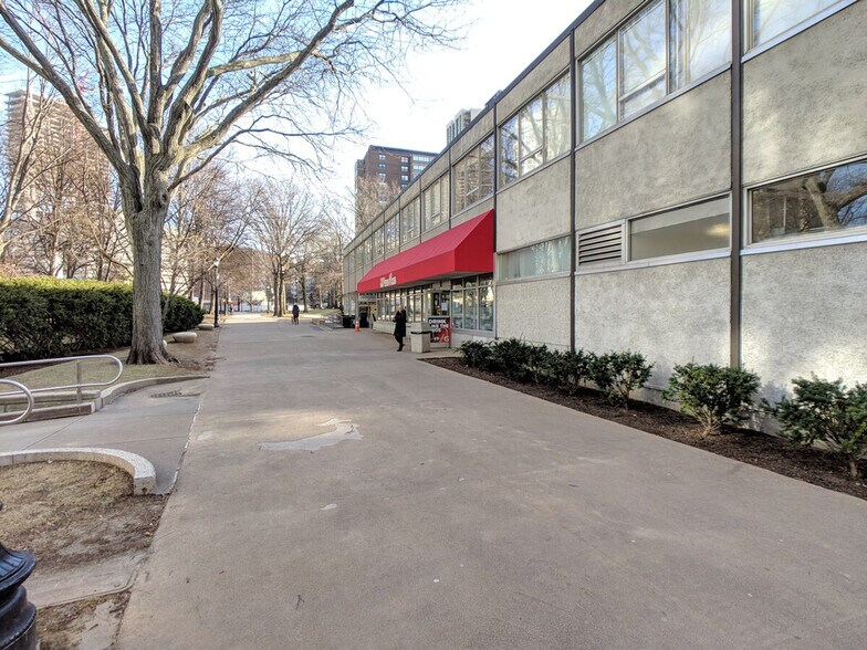 Building Photo - 175 Blossom St