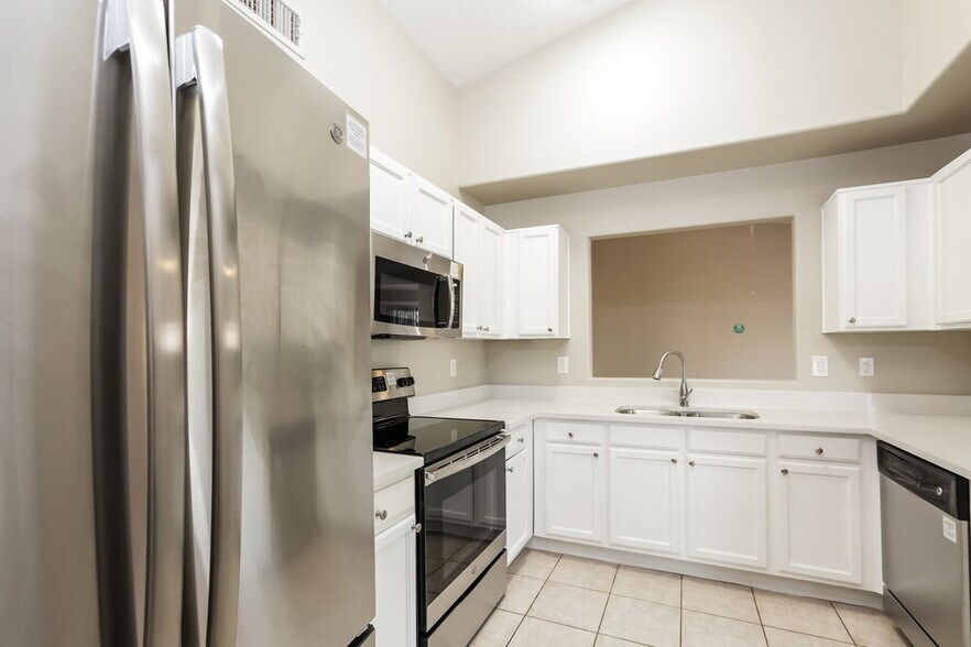 Building Photo - 13381 W Ocotillo Ln