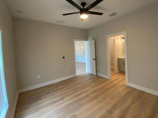 Building Photo - 10524 Pendleton Ave