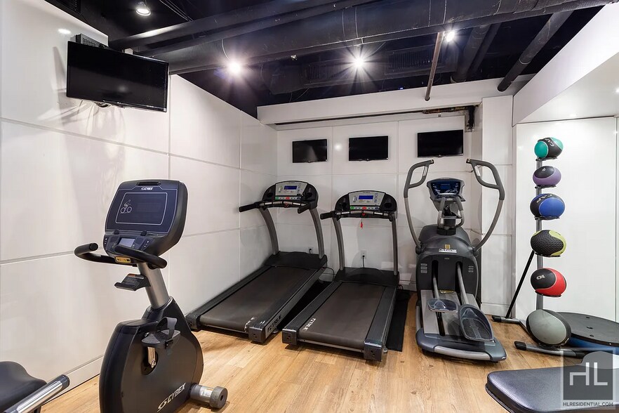 Building Photo - EAST 63 STREET