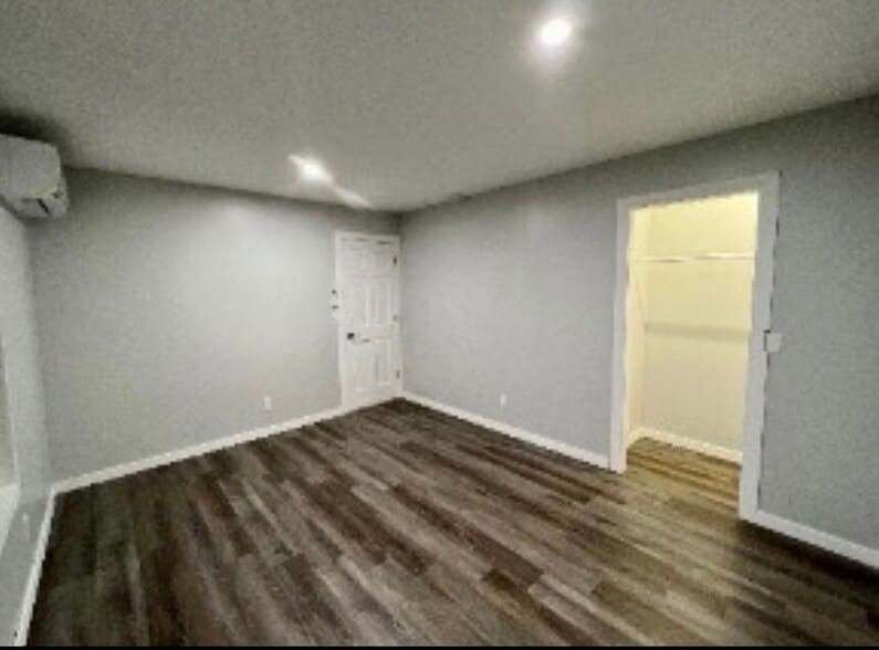 Building Photo - 367 Margaret Ann Dr
