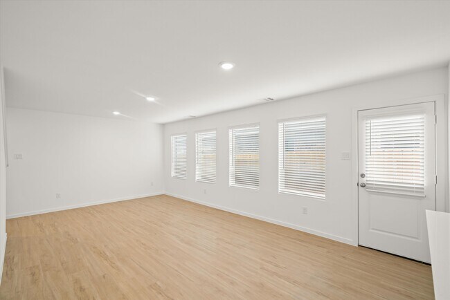 Building Photo - 1522 Windrose Bnd