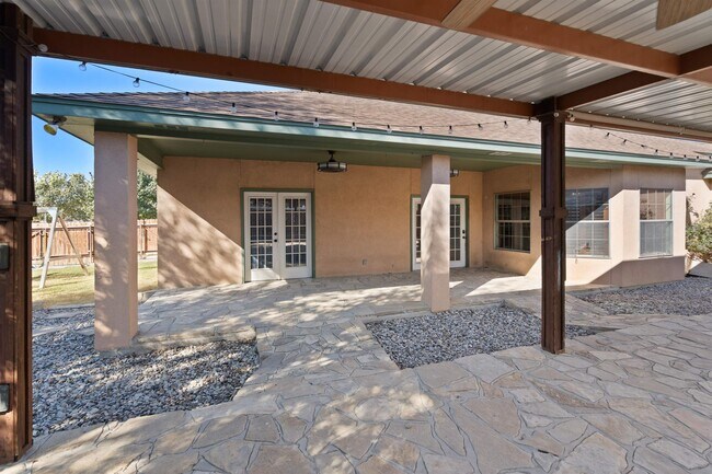 Building Photo - 206 Saddle Blanket