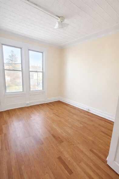 Building Photo - 107 2nd Ave