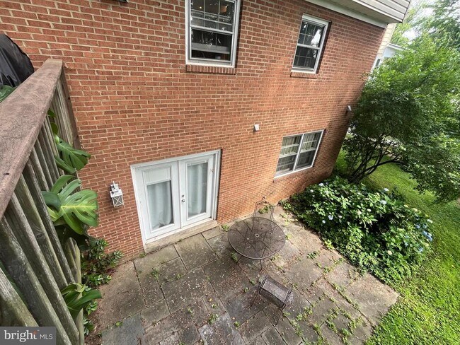Building Photo - 5310 Danbury Rd
