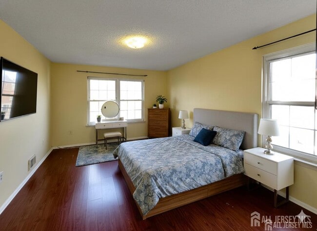 Building Photo - 479 Danbury Ln