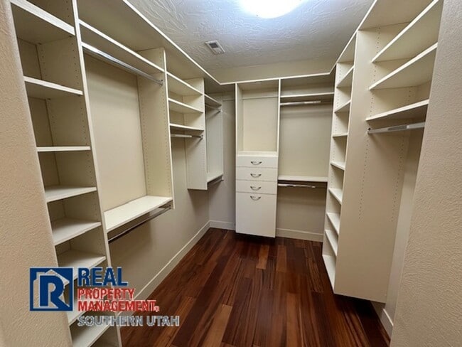 Building Photo - Village on the Heights