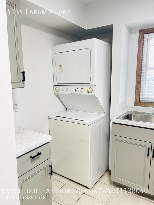 Building Photo - 4134 Laramie Ln