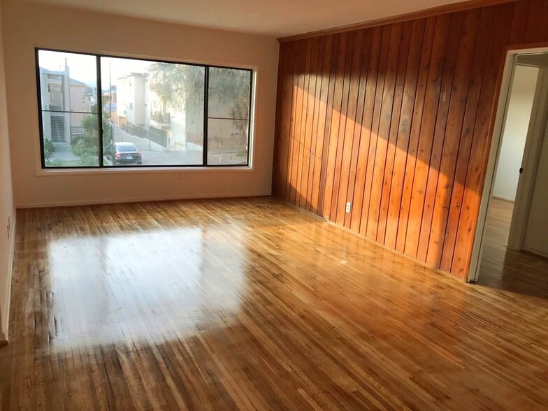 Building Photo - 4425 Maplewood Ave