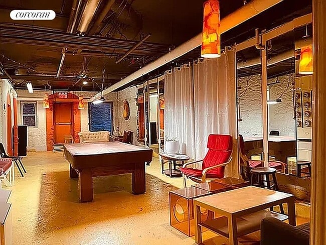 Building Photo - 2790 Broadway