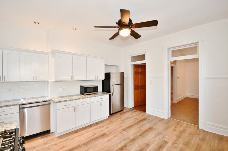 Building Photo - 121 S 16th St