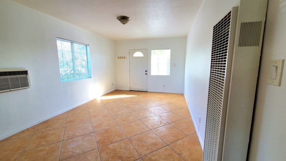 Building Photo - 4085 Carlota Blvd