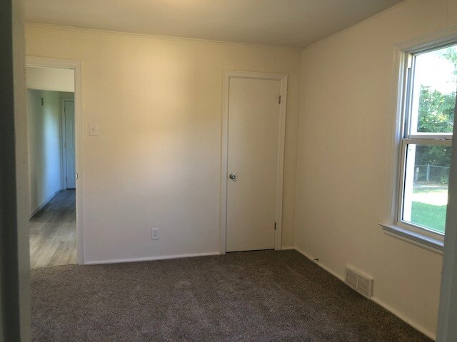 Building Photo - 7101 Fordshire Ln