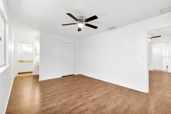 Building Photo - 10962 SW 81st Ave