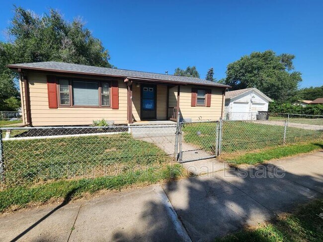 Building Photo - 3701 Lewis Ave