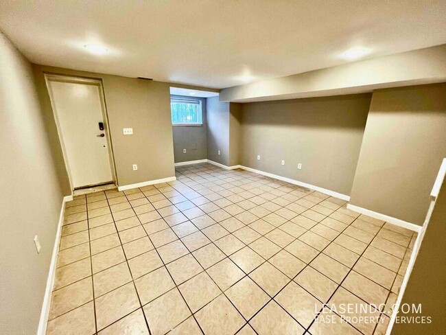 Building Photo - 1016 11th St NE