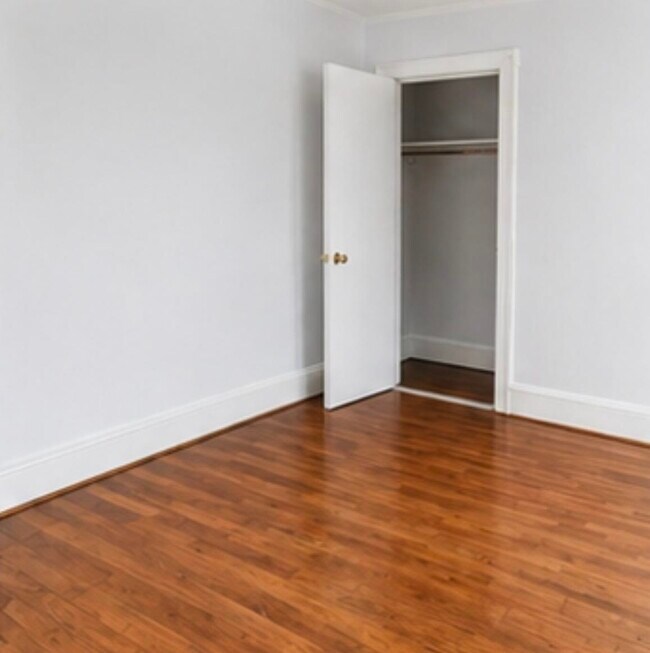 Building Photo - 142 W 27th St