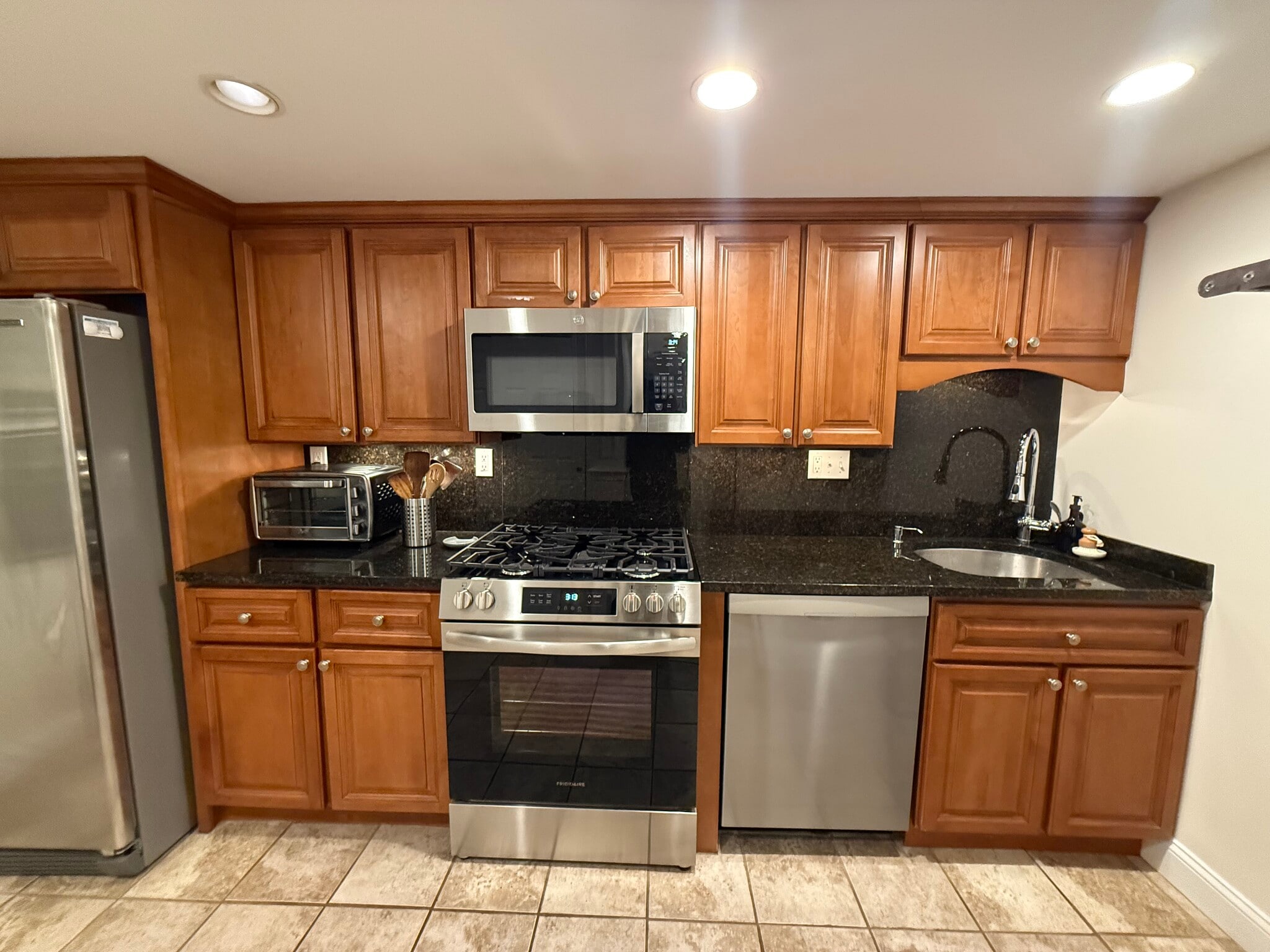 kitchen - front view - 382 Riverway St