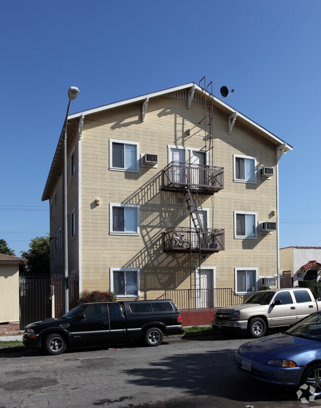 Building Photo - 2266 Locust Ave