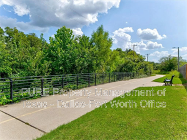 Building Photo - 1612 Town Creek Cir