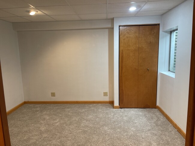Building Photo - 601 Barbary Ln