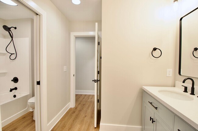 Building Photo - Now Leasing for Fall 2025! $1000 Per Bedro...