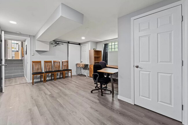 Building Photo - 9901 Ashburton Ln